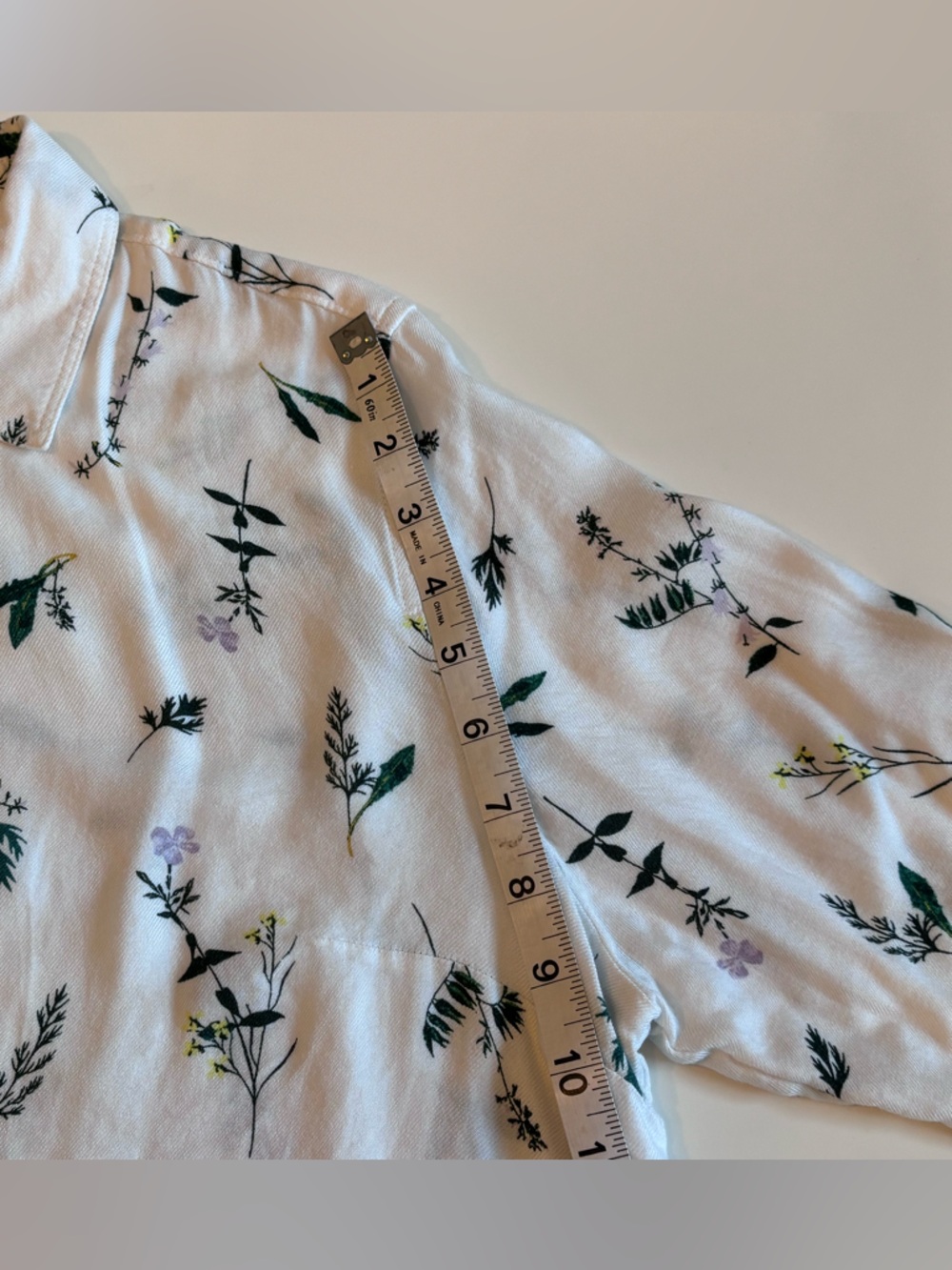 Banana Republic Floral Ruffle Front Button down blouse XL - Picture 13 of 15